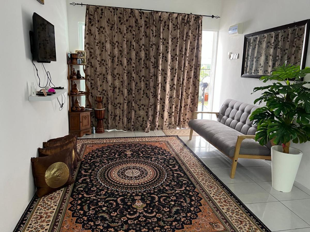 Kampong Melayu Changkat Larah Mieda Rizqi Homestay מראה חיצוני תמונה