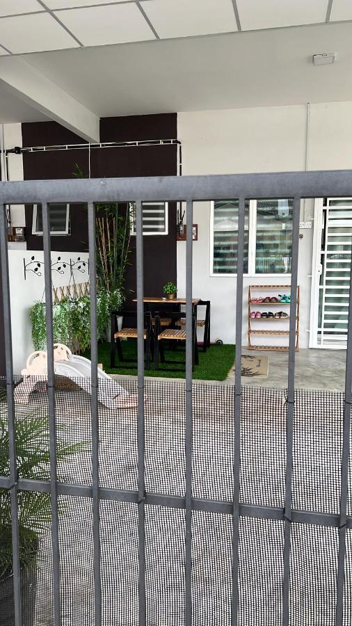 Kampong Melayu Changkat Larah Mieda Rizqi Homestay מראה חיצוני תמונה