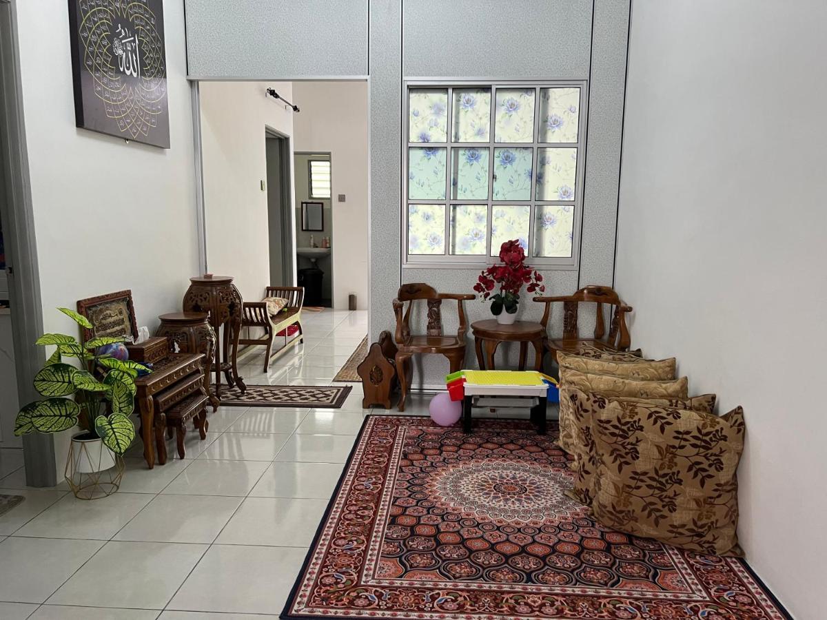 Kampong Melayu Changkat Larah Mieda Rizqi Homestay מראה חיצוני תמונה