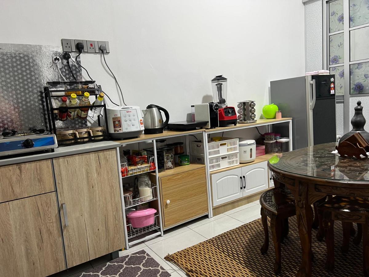 Kampong Melayu Changkat Larah Mieda Rizqi Homestay מראה חיצוני תמונה